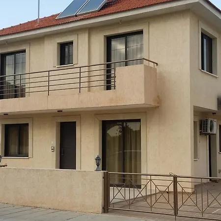 Дом отдыха House In Livadia 22a