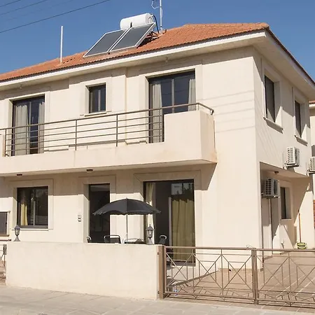 House In Livadia 22a * Ларнака